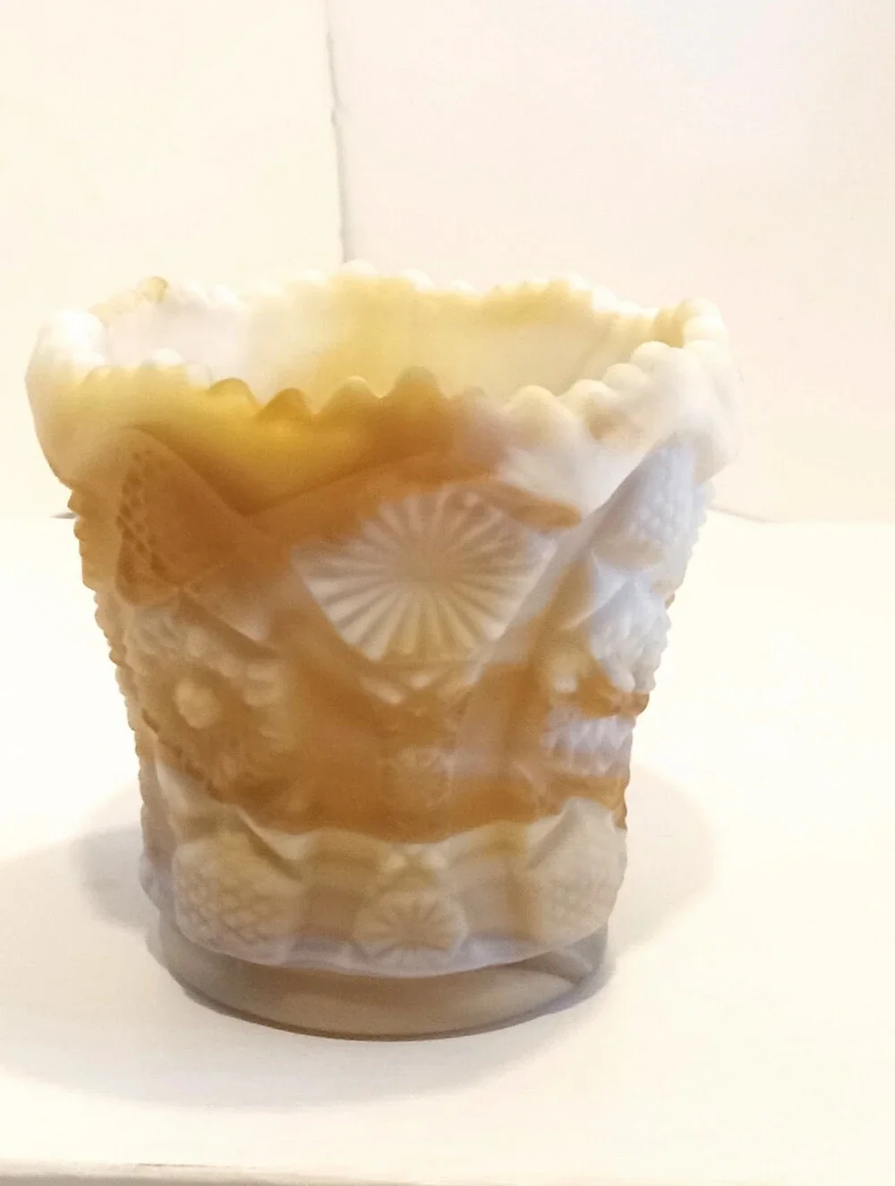 Vintage Imperial Carmel/White 2.5 Inch Toothpick Holder